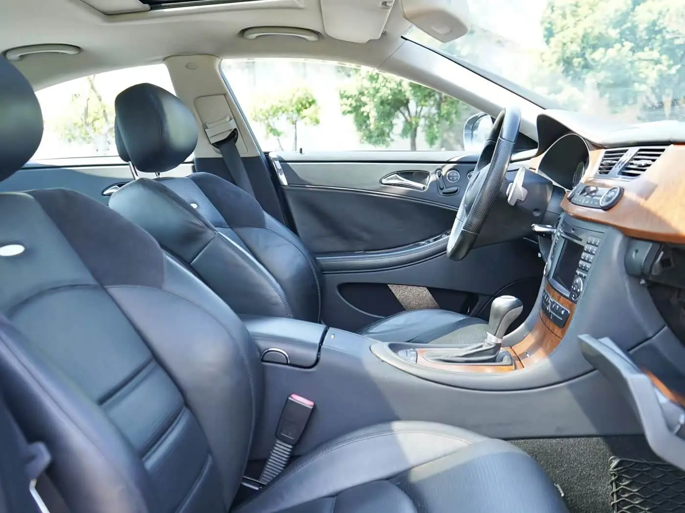 Mercedes-Benz CLS AMG 2009 — Photo 14/16