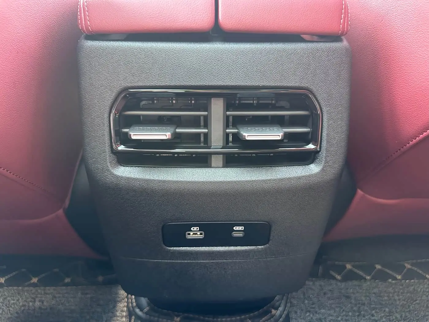 Jetour X70 PLUS 2024 — Фото 15/20