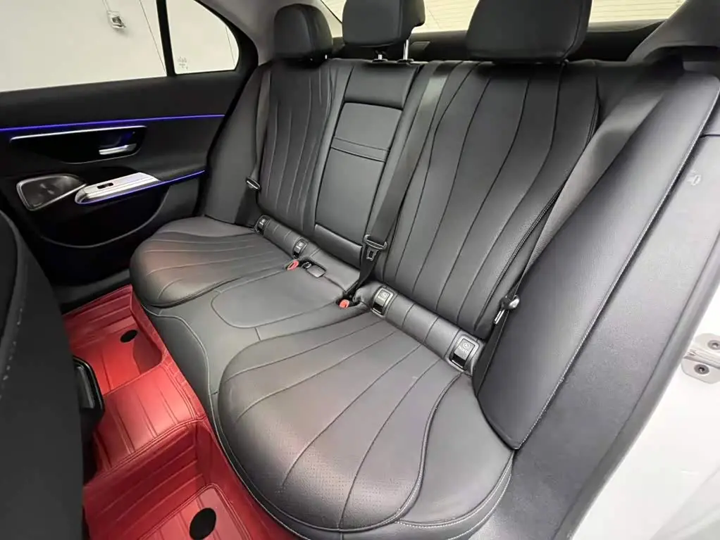 Mercedes-Benz E-Class 2024 — Фото 14/18