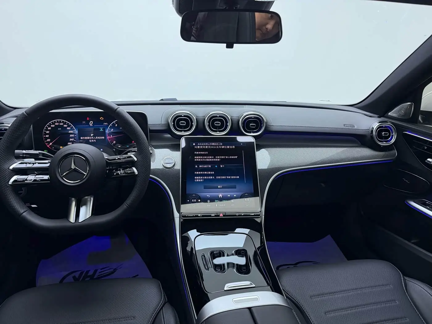 Mercedes-Benz C-Class 2025 — Фото 9/18