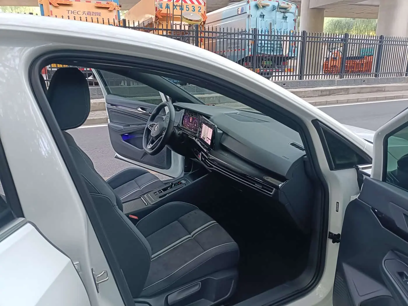 Volkswagen Golf 2024 — Photo 10/14