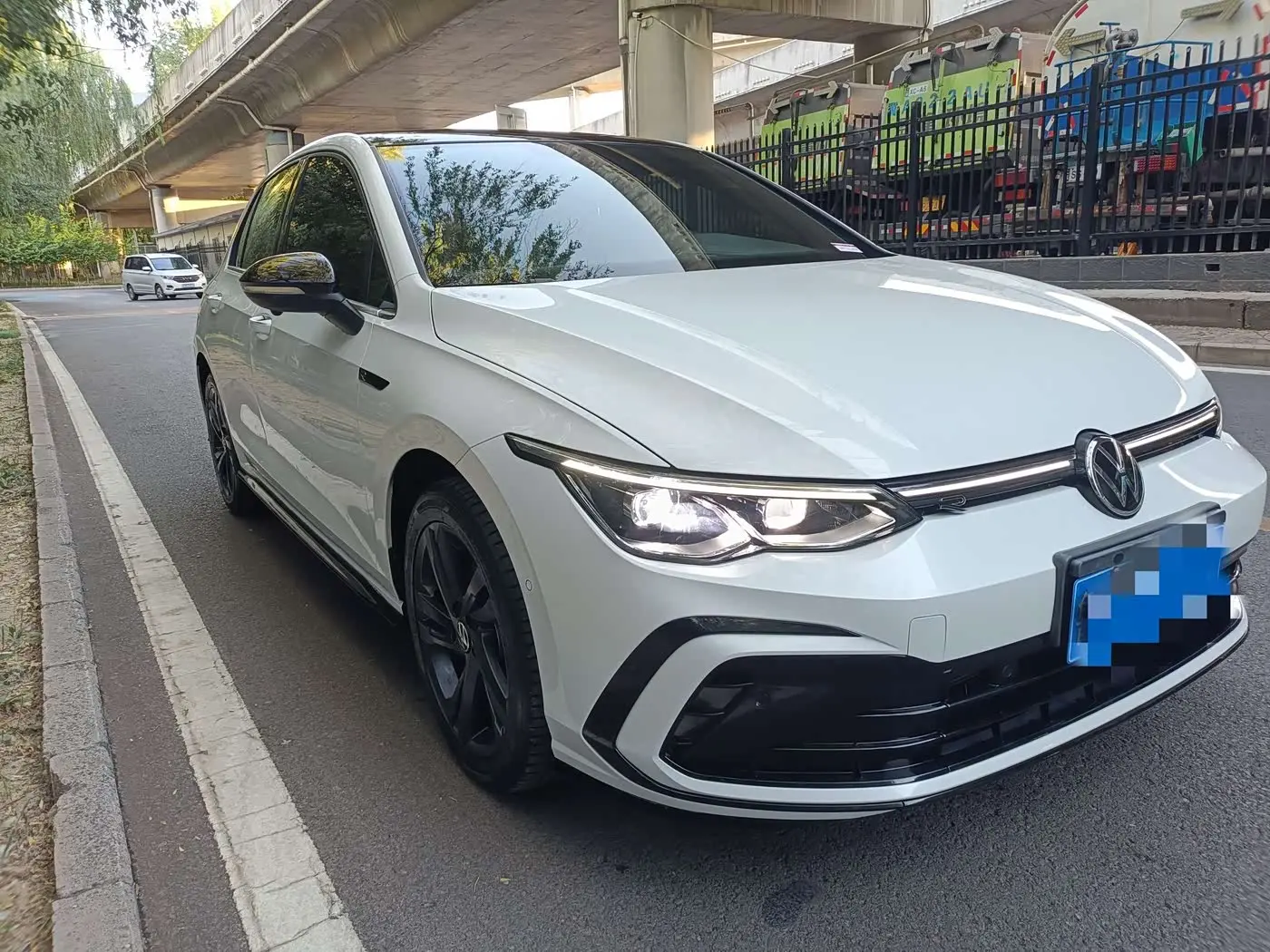 Volkswagen Golf 2024 — Photo 3/14