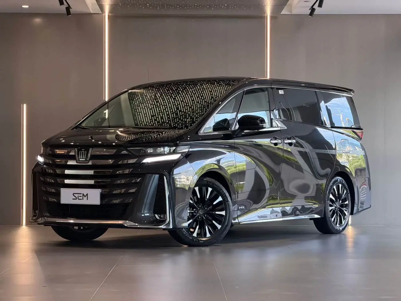 Toyota Vellfire 2023 — Şəkil 1/9