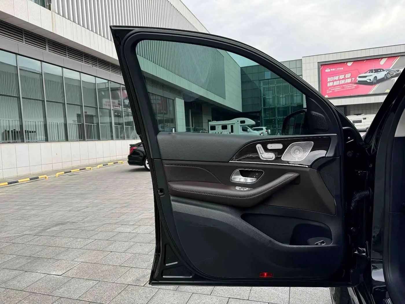 Mercedes-Benz GLE 2021 — Photo 5/12