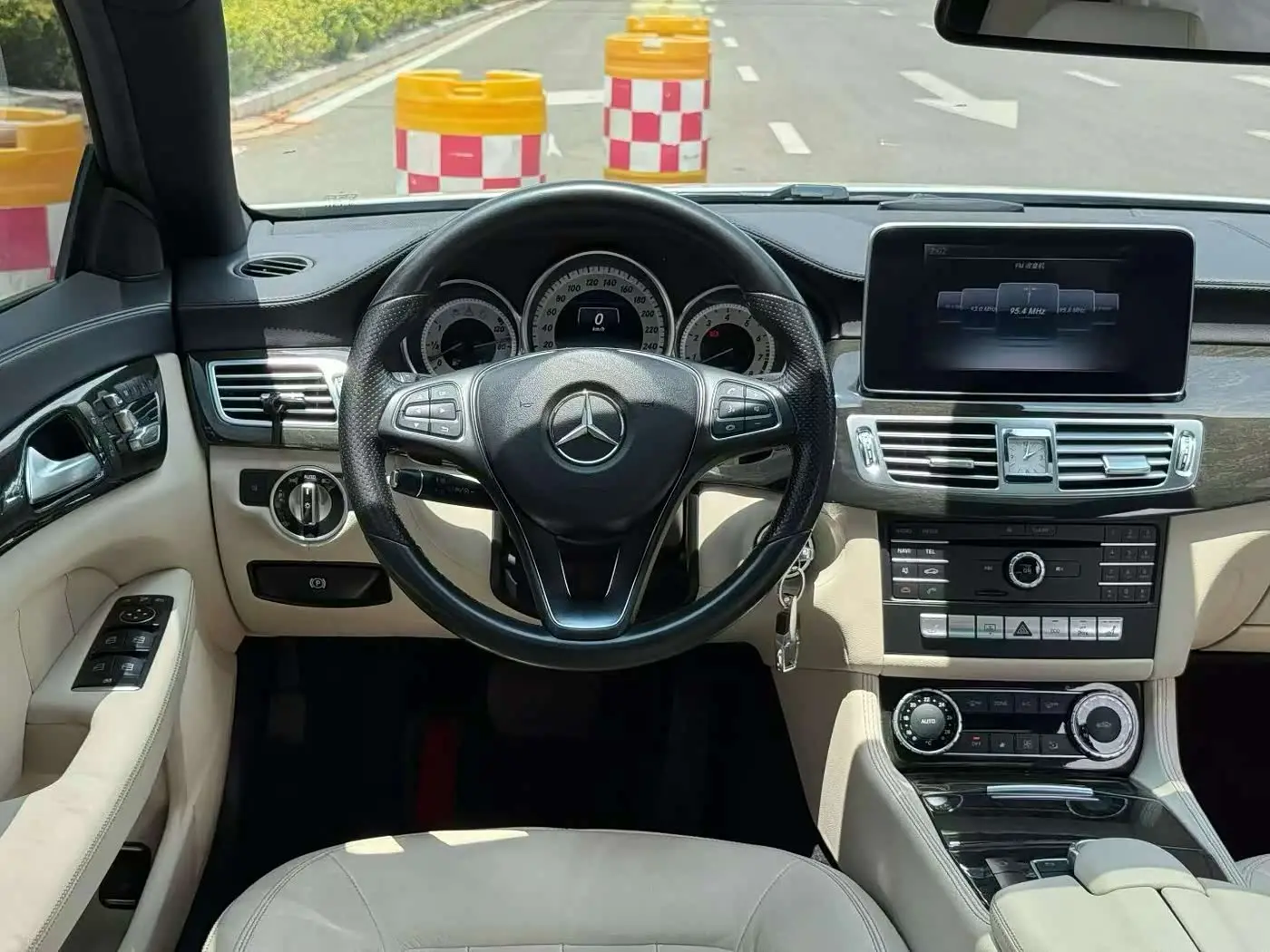 Mercedes-Benz CLS 2015 — ფოტო 9/9