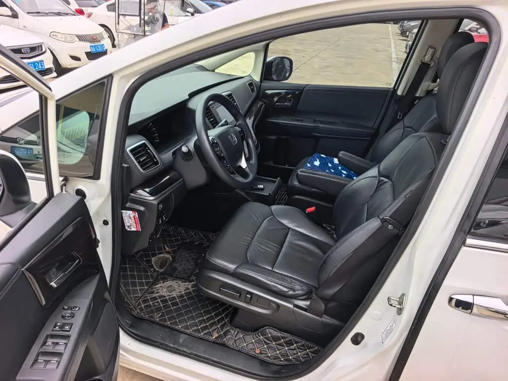 Honda Odyssey 2018 — Photo 10/16