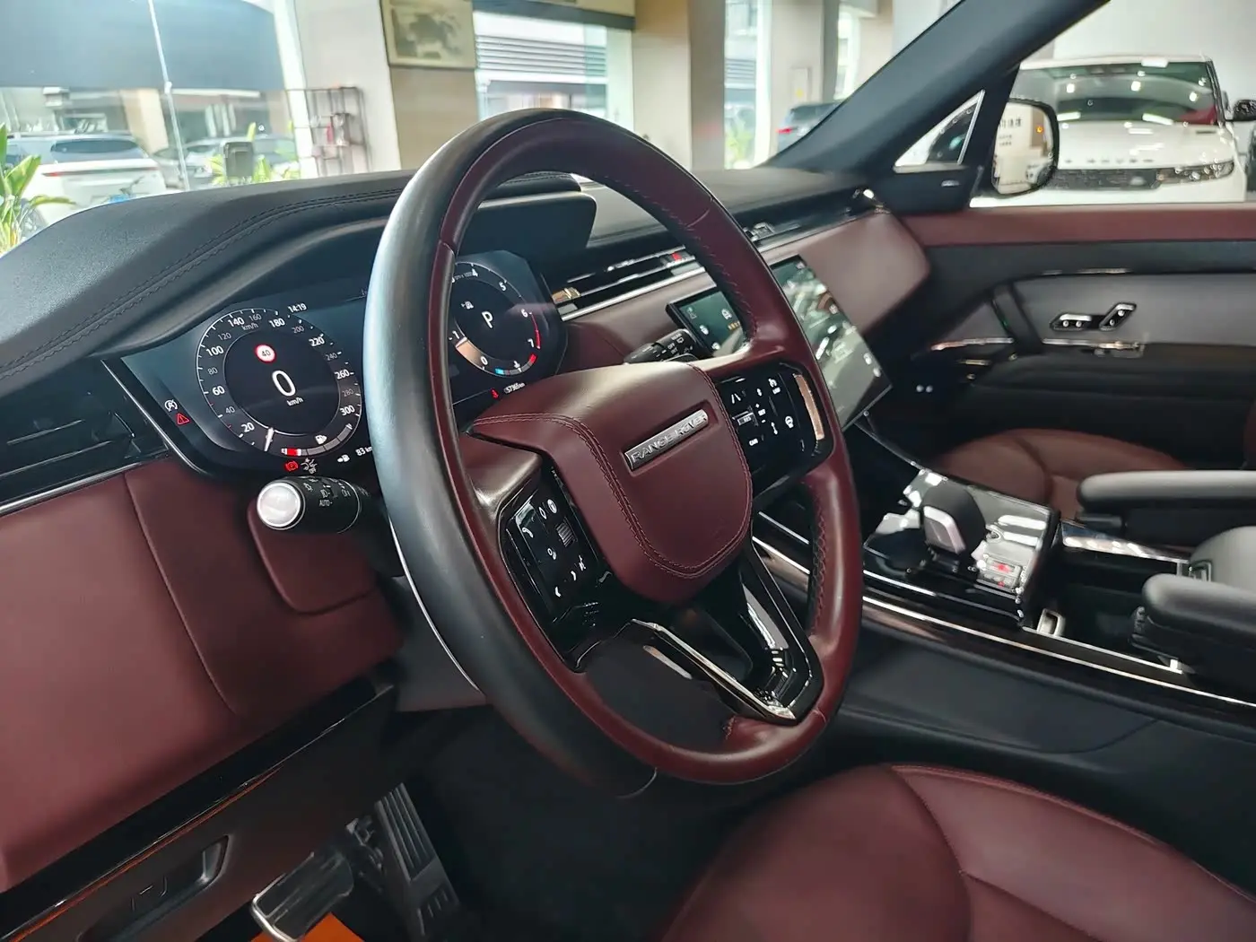 Land Rover Range Rover Sport 2024 — Photo 8/20