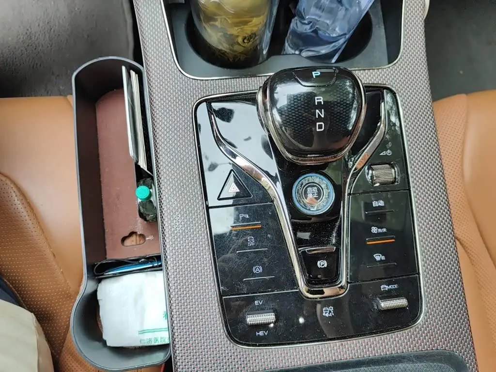 BYD Han 2022 — Şəkil 17/20