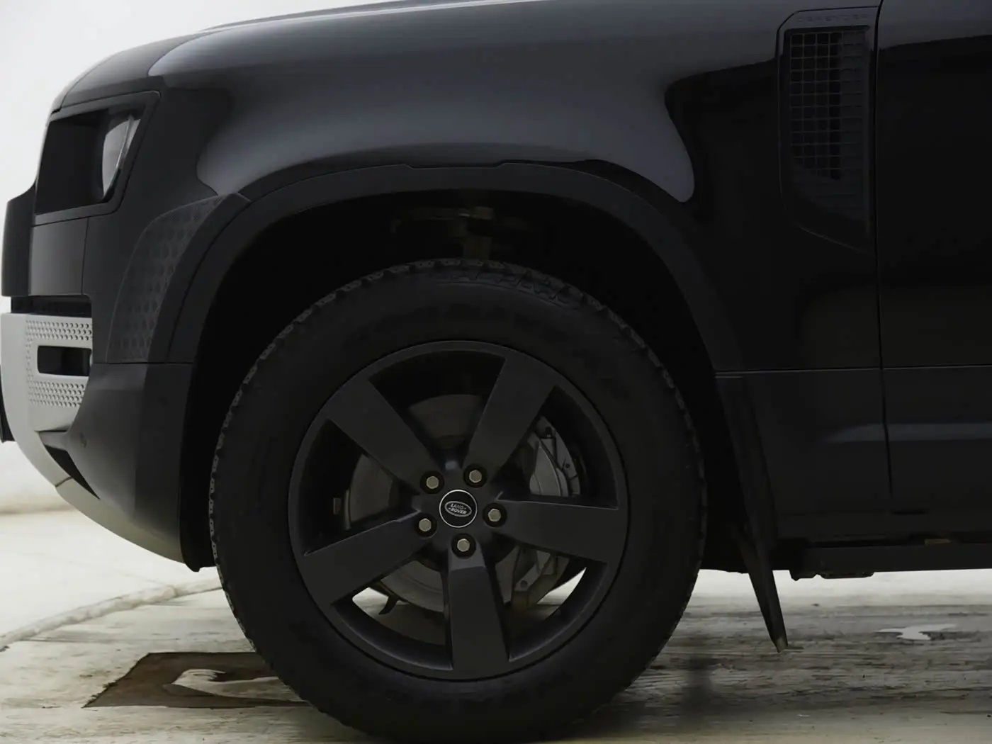 Land Rover Defender 2021 — Фото 15/16