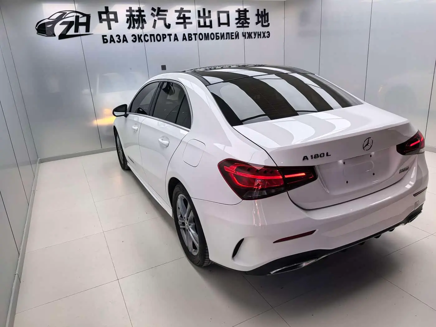 Mercedes-Benz A-Class 2024 — Фото 2/15