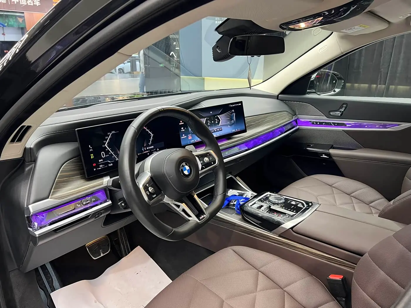 BMW 7 Series 2023 — Photo 16/20