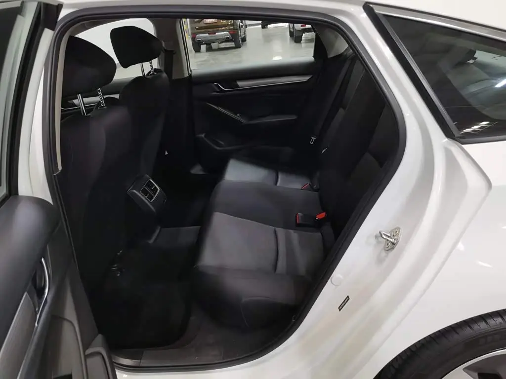 Honda Accord 2019 — Фото 15/20