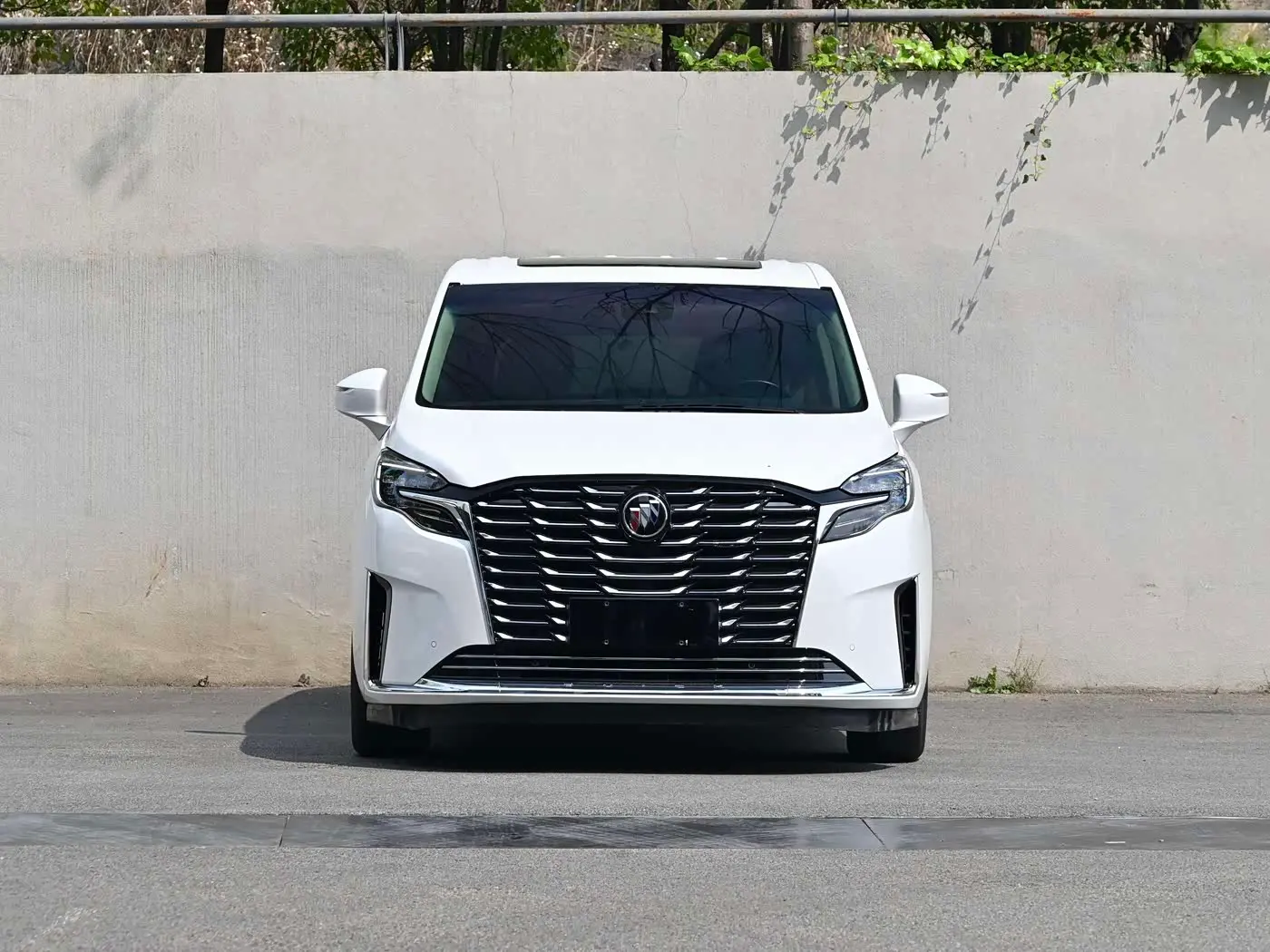 Buick GL8 2023 — Şəkil 2/19
