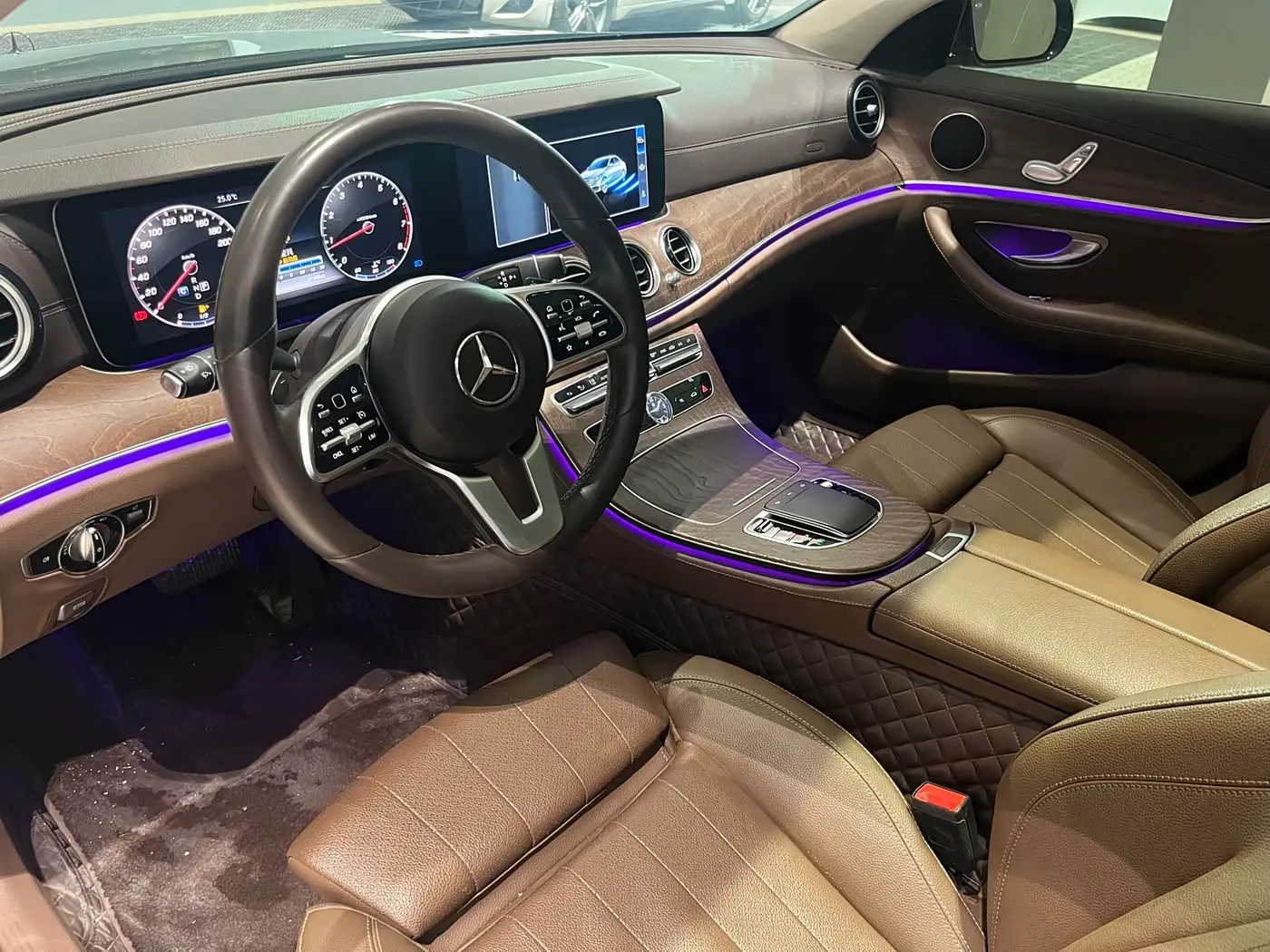Mercedes-Benz E-Class 2019 — Фото 17/17
