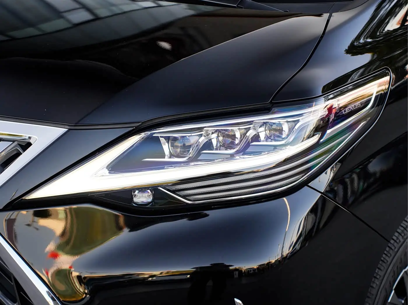 Lexus LM 2021 — Photo 7/20