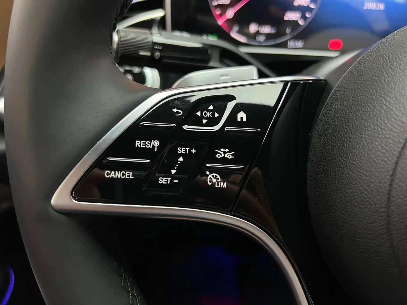Mercedes-Benz E-Class 2025 — Photo 20/20