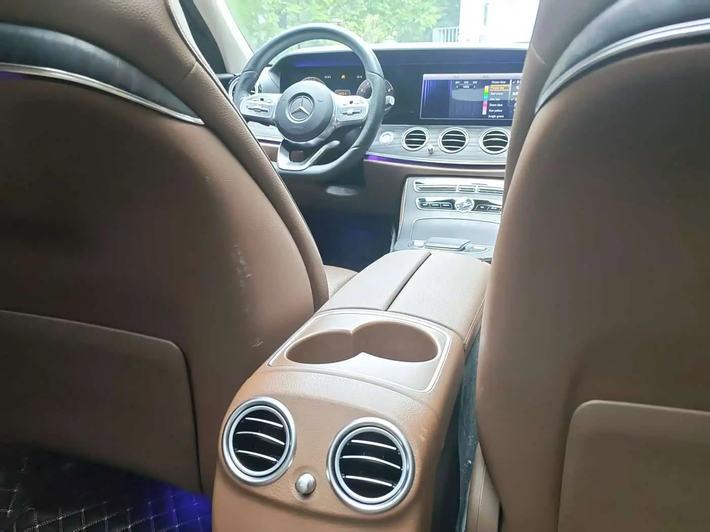 Mercedes-Benz E-Class 2019 — Photo 17/18