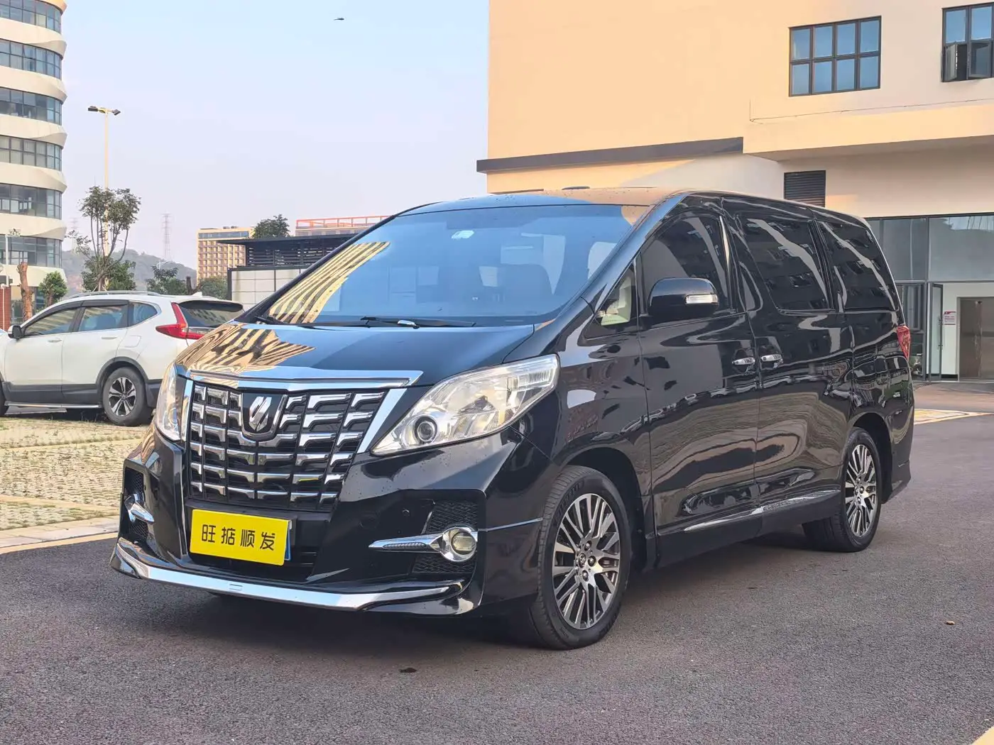 Toyota Alphard, 2013