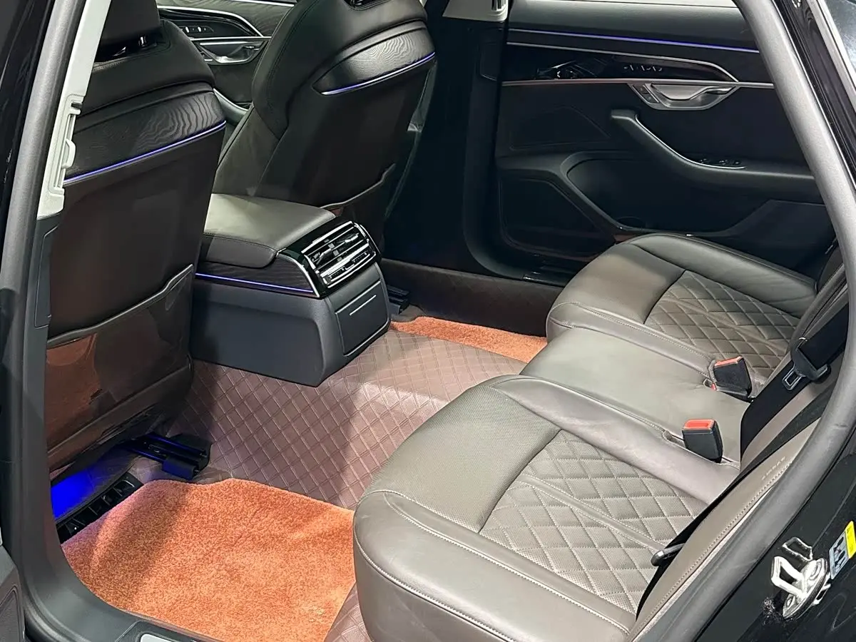 Audi A8 2022 — Photo 17/20