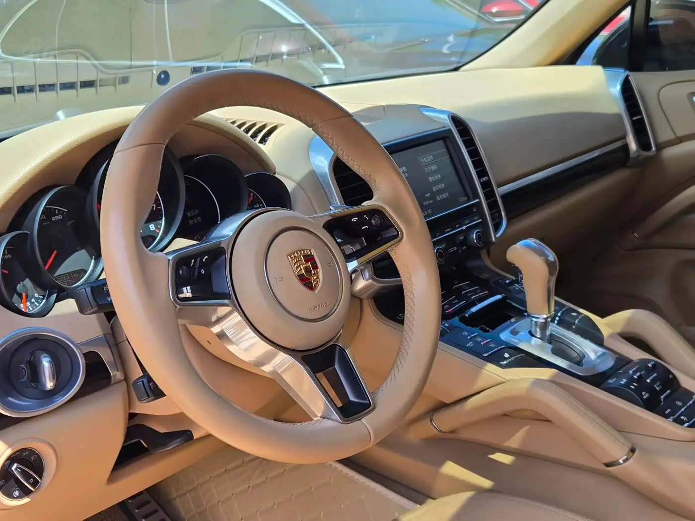 Porsche Cayenne 2015 — Photo 6/9