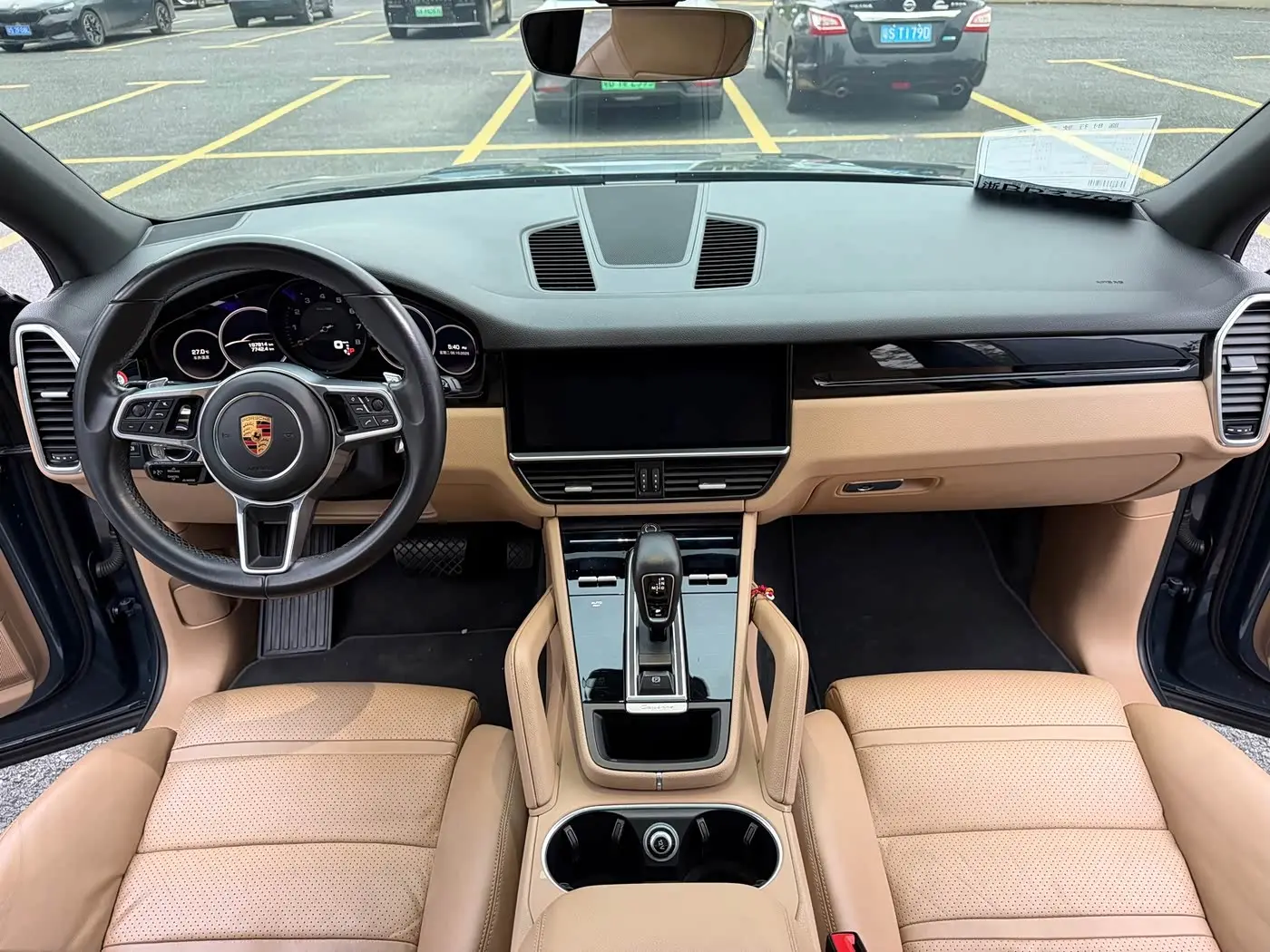 Porsche Cayenne 2018 — Photo 11/18