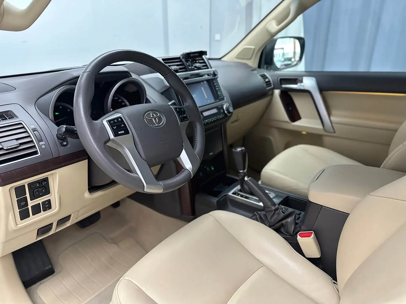 Toyota Prado 2015 — Şəkil 17/20