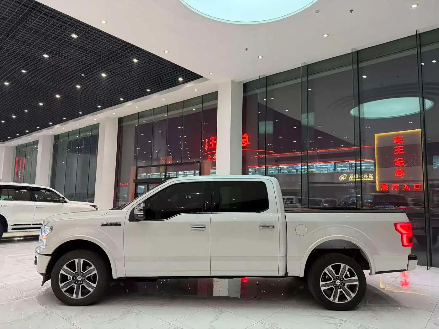 Ford F-150 Raptor 2018 — Şəkil 14/14