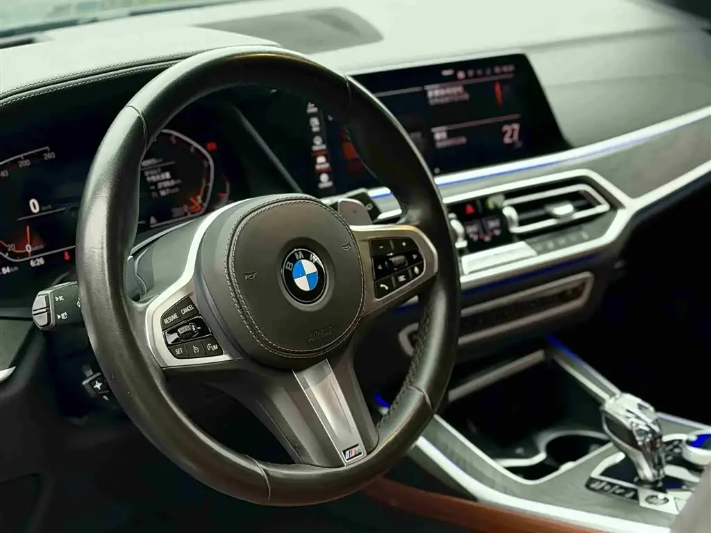BMW X7 2021 — Photo 11/20