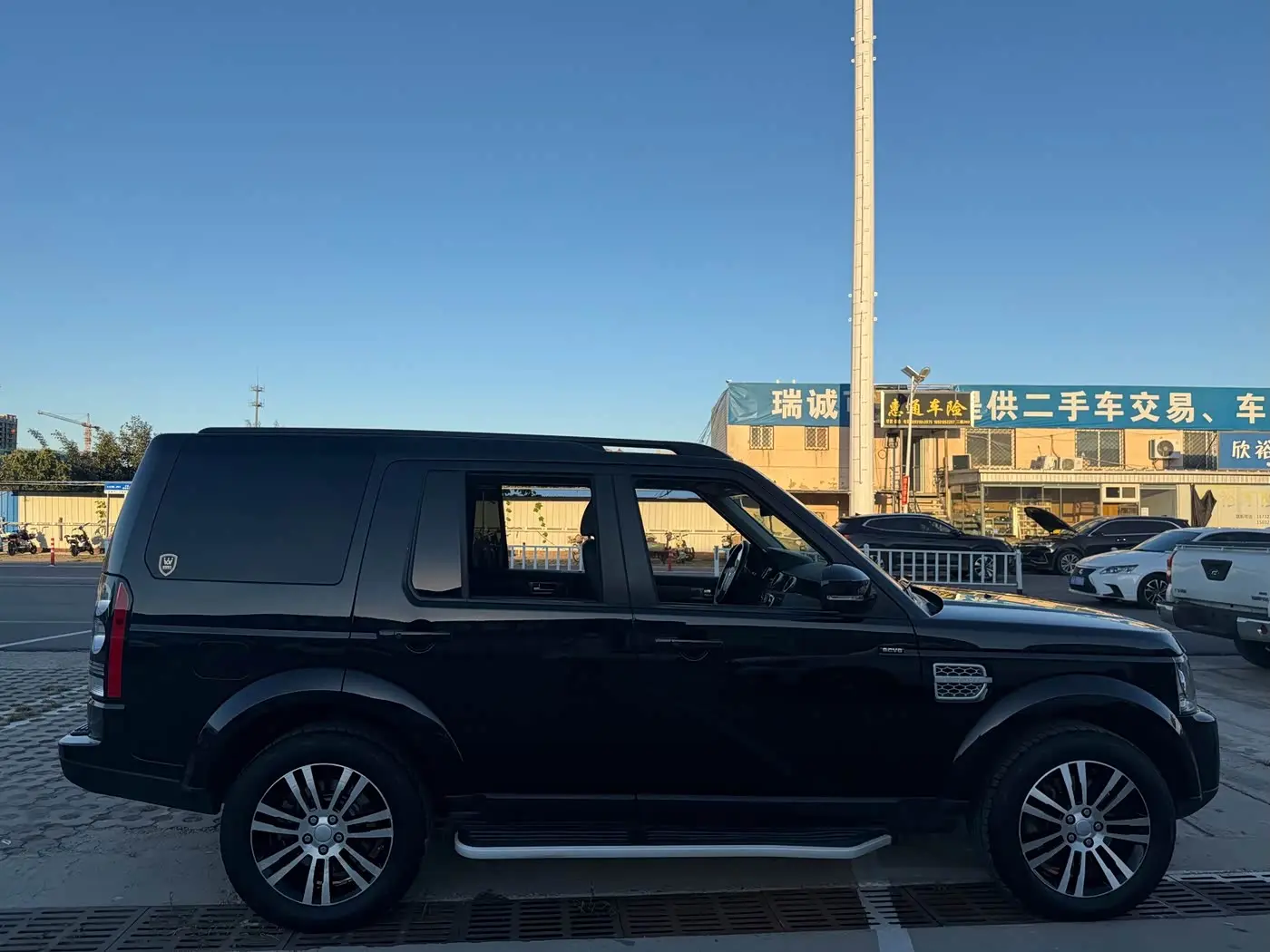 Land Rover Discovery 2015 — Фото 4/15