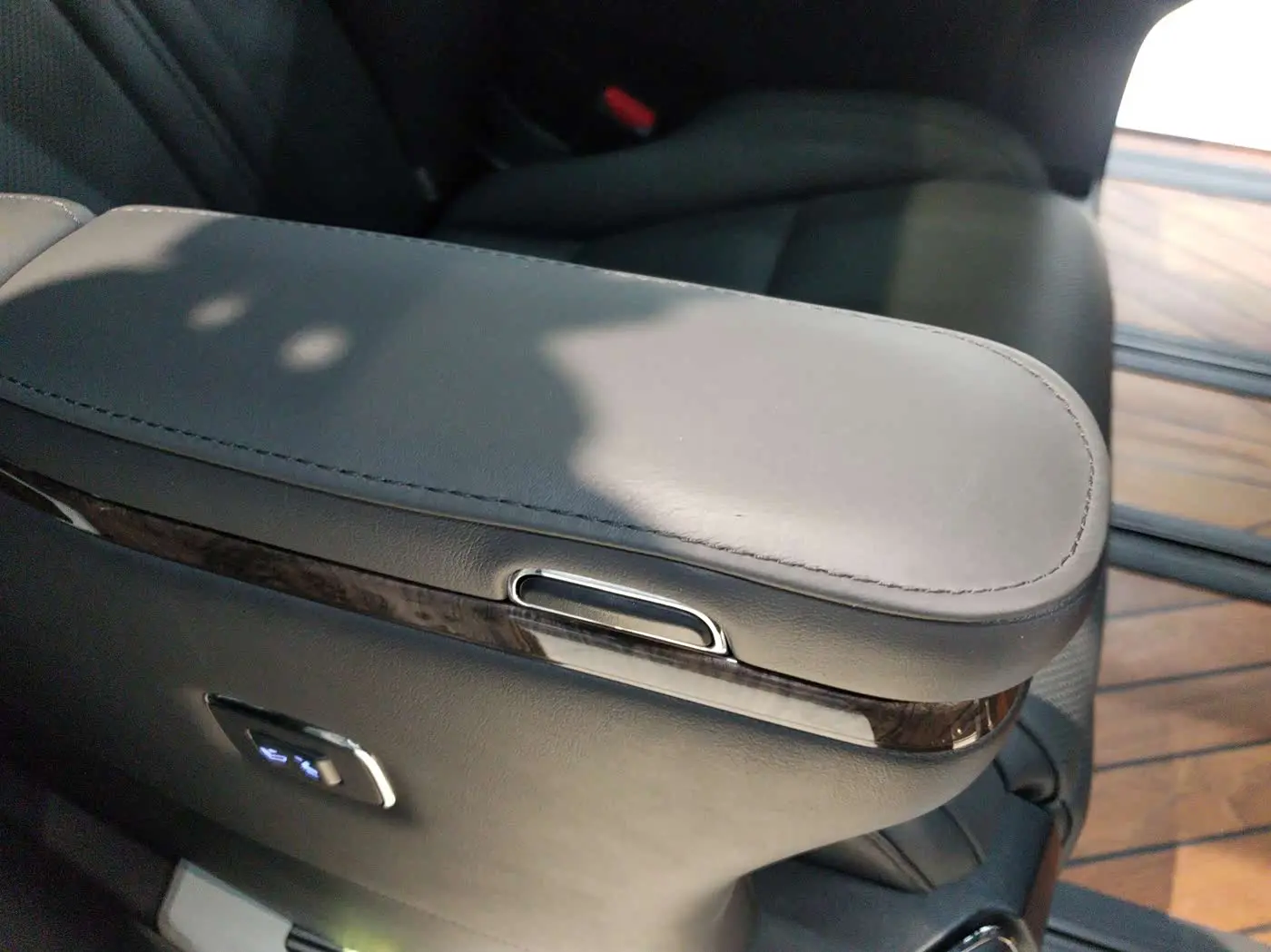 Toyota Vellfire 2021 — Photo 18/20