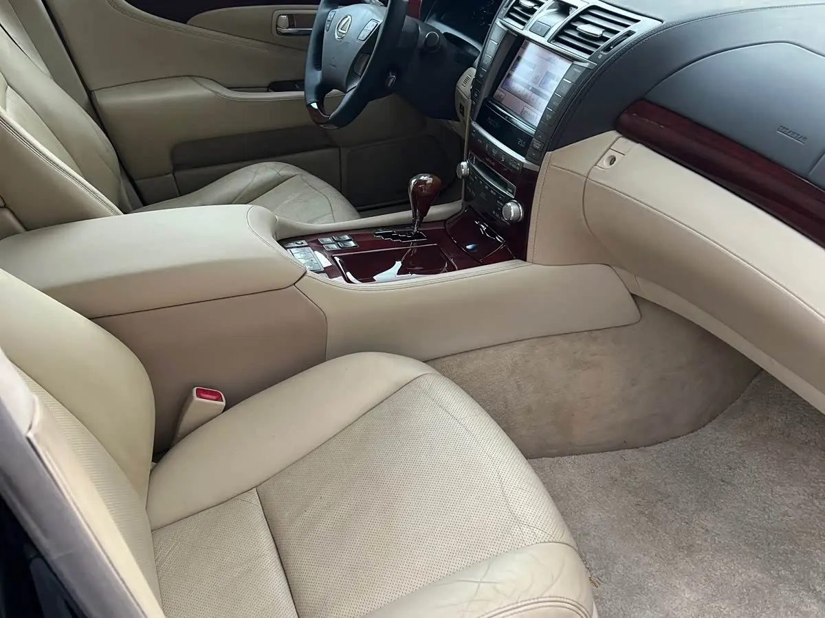 Lexus LS 2010 — Şəkil 15/16