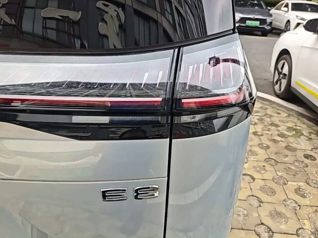 GAC Trumpchi Trumpchi E8 NEV 2025 — Фото 8/20