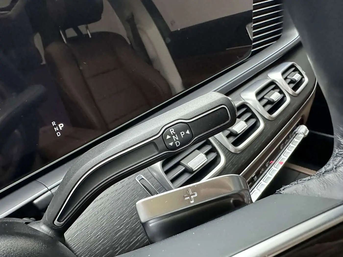 Mercedes-Benz GLE 2024 — ფოტო 18/20