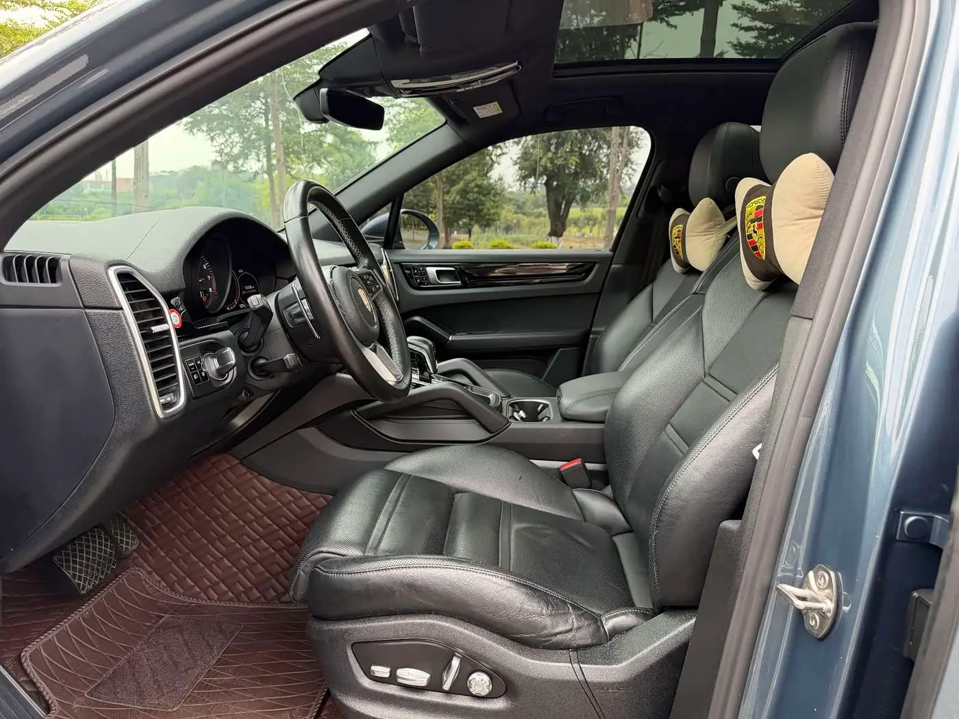 Porsche Cayenne 2019 — Photo 4/8