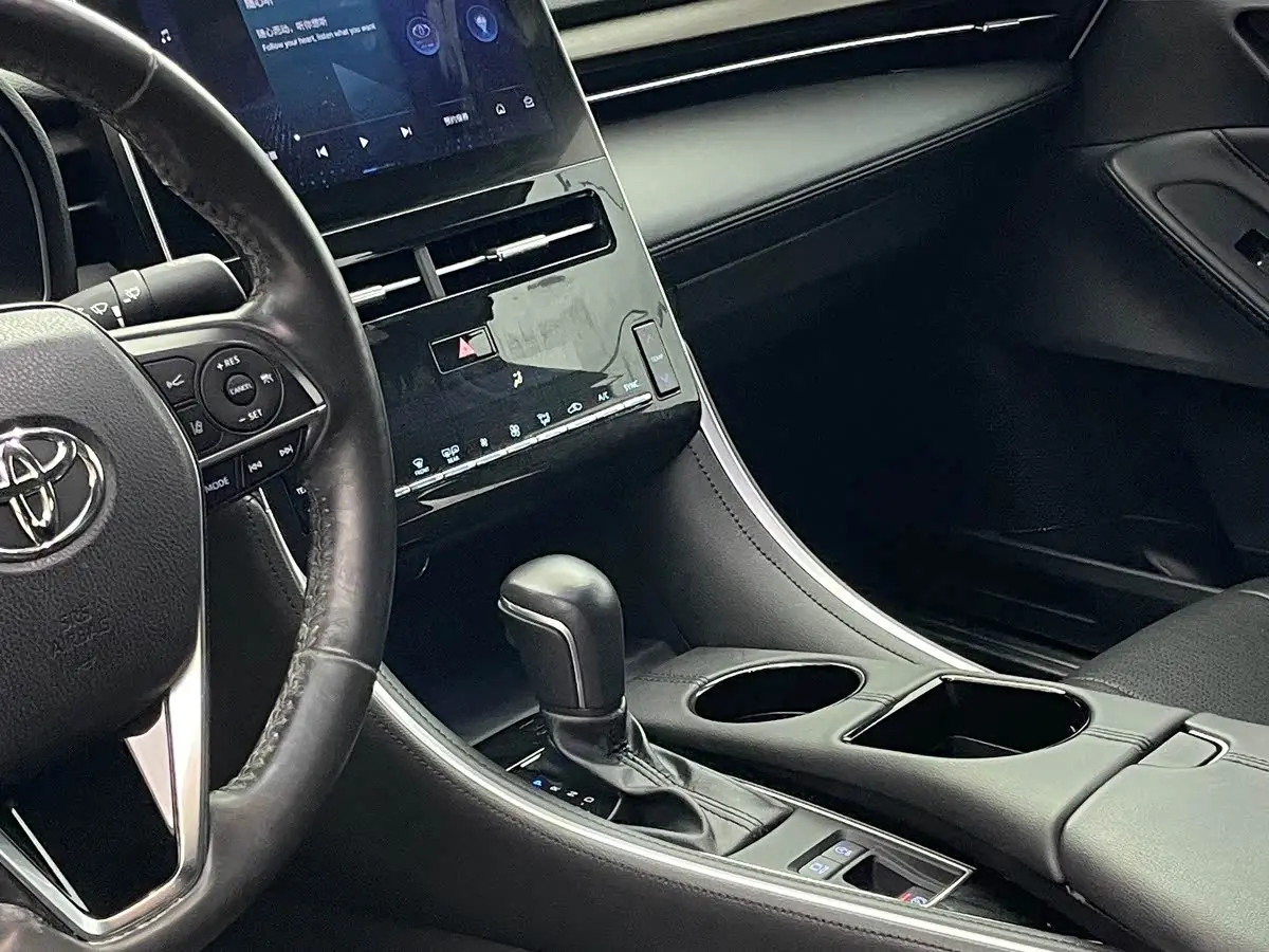 Toyota Avalon 2023 — Фото 17/20