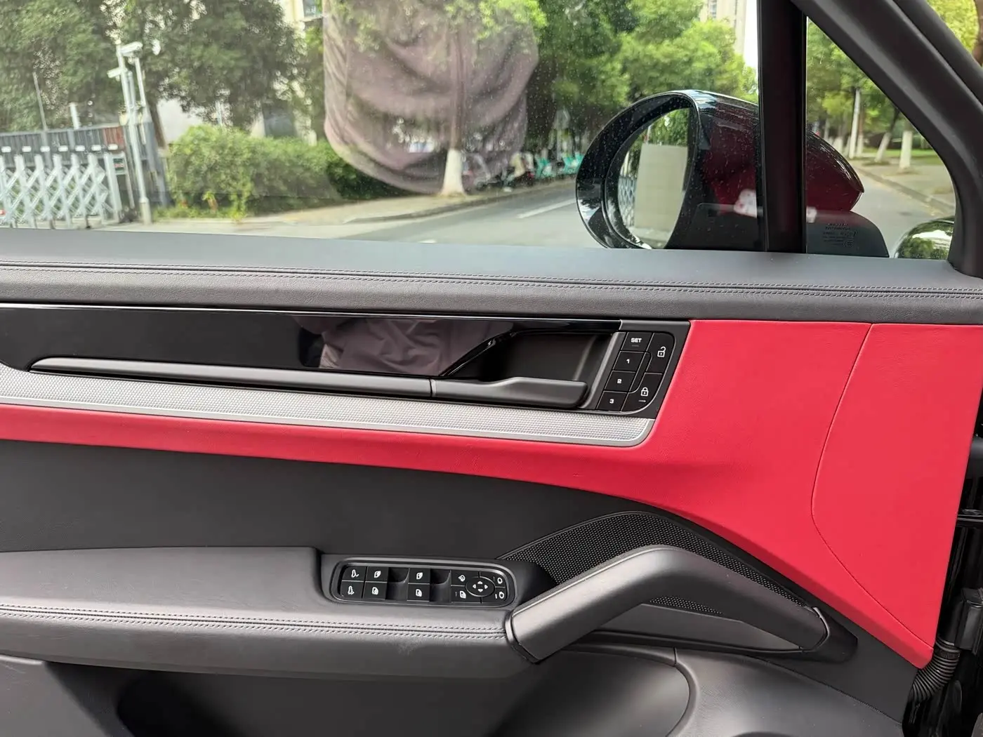 Porsche Cayenne 2023 — Photo 14/20
