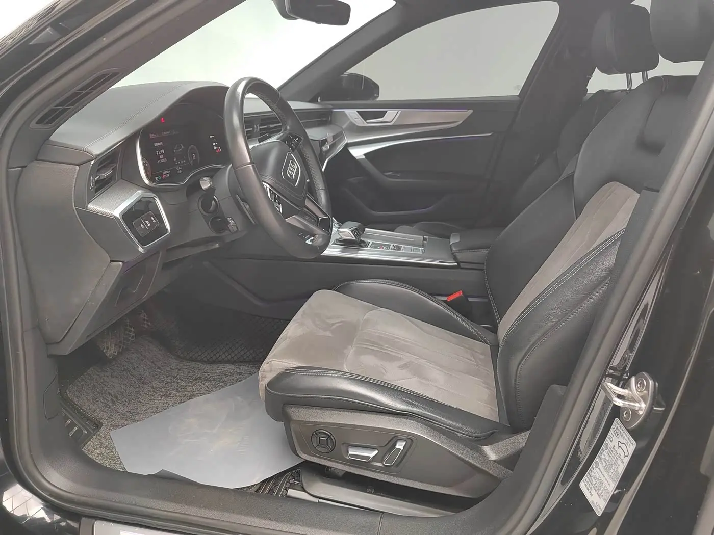 Audi A6L 2023 — Photo 9/13
