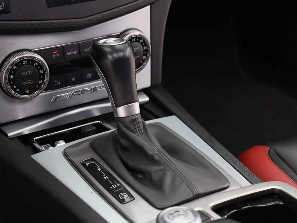 Mercedes-Benz C-Class AMG 2010 — Фото 9/20