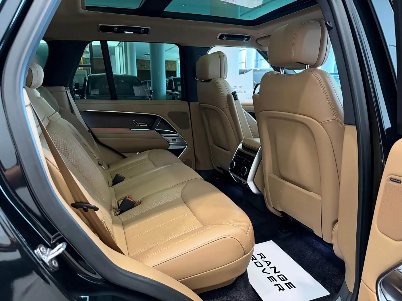 Land Rover Range Rover 2022 — Фото 19/20