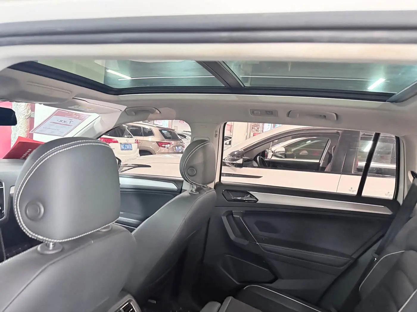 Volkswagen Tiguan L 2017 — Şəkil 12/20