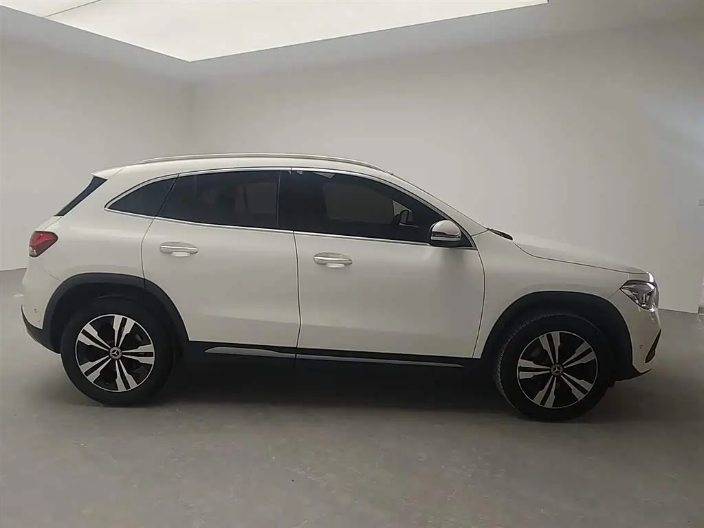 Mercedes-Benz GLA 2022 — Фото 6/17