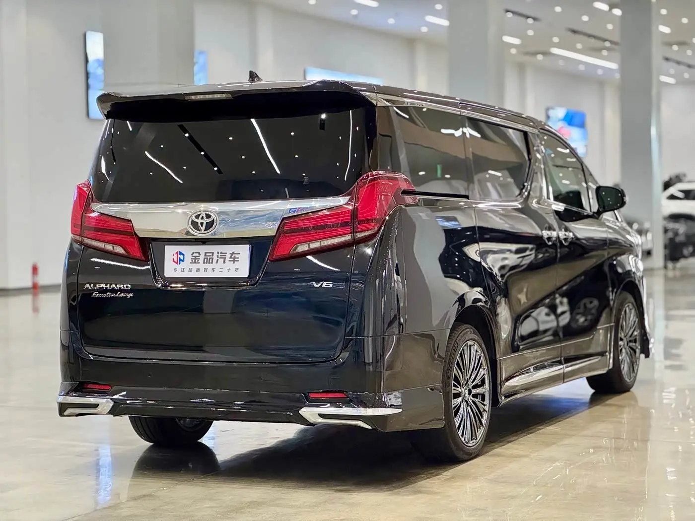 Toyota Alphard 2020 — Photo 6/16