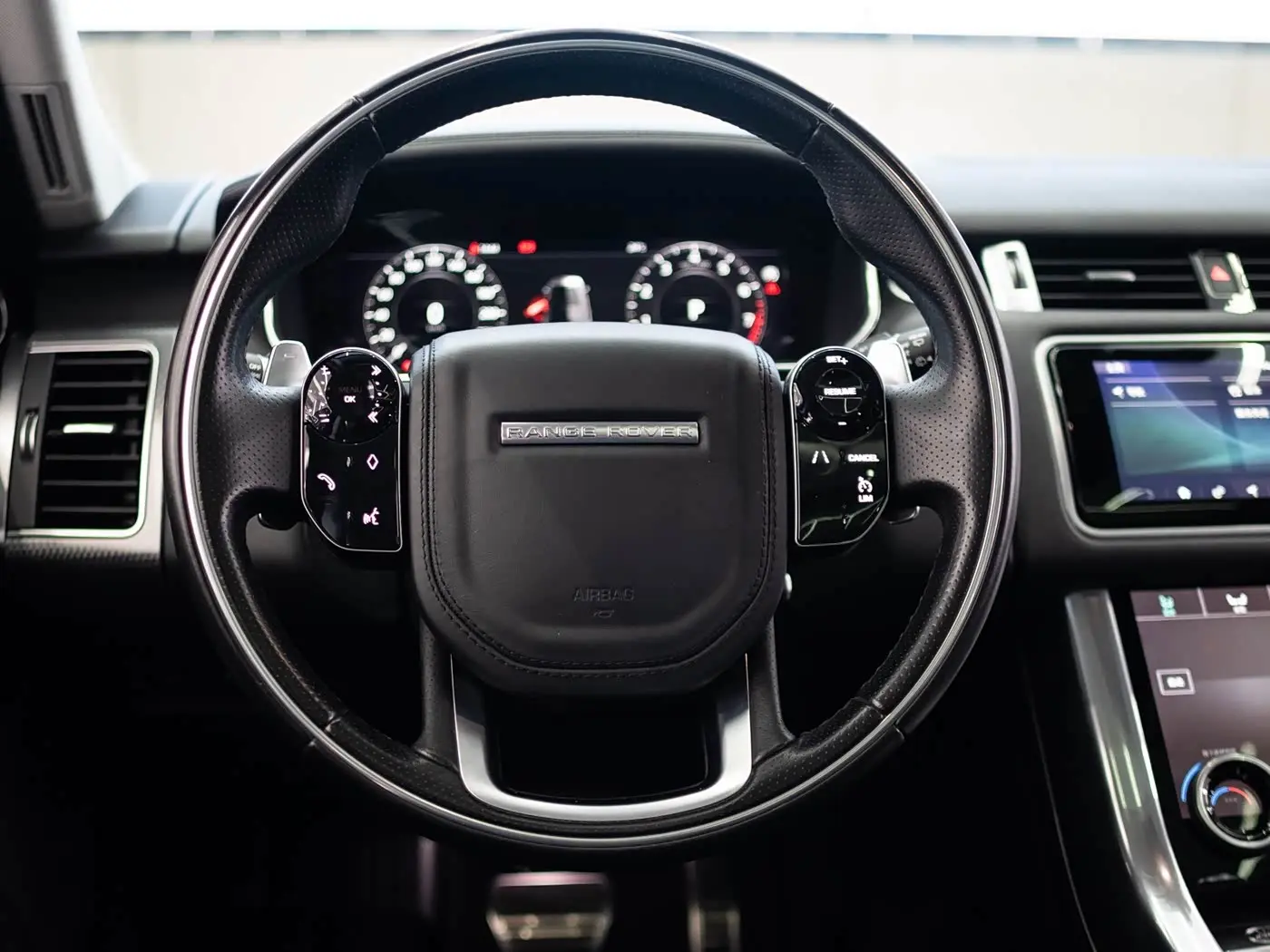 Land Rover Range Rover Sport 2018 — Photo 13/19