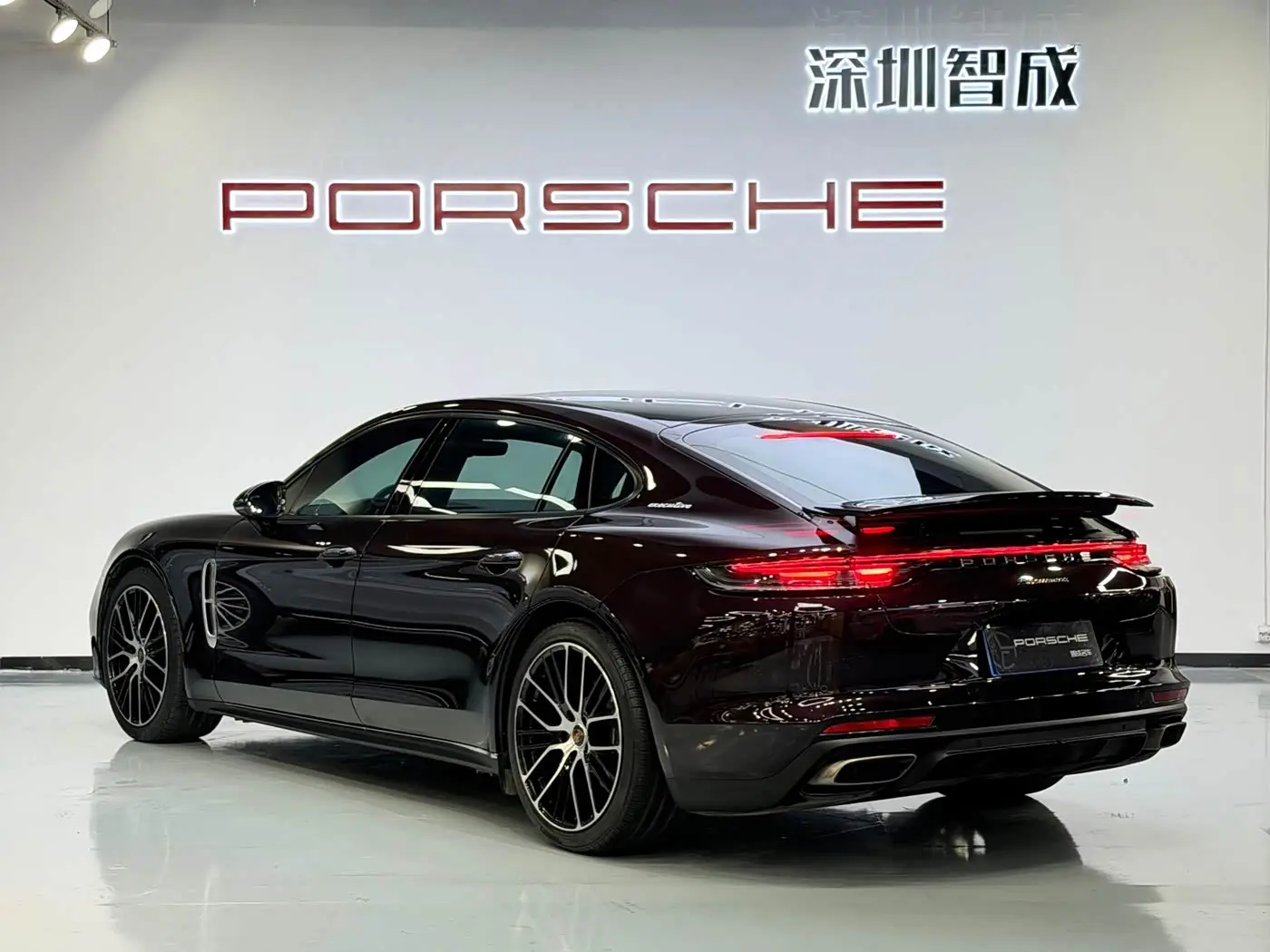 Porsche Panamera 2021 — Фото 5/20