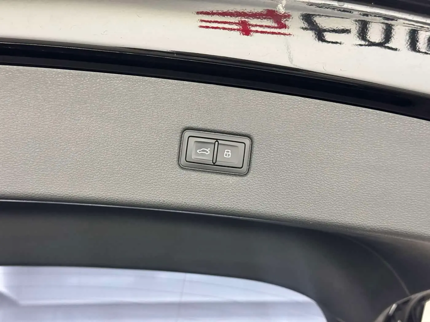Audi Q5L Sportback 2021 — Photo 18/19