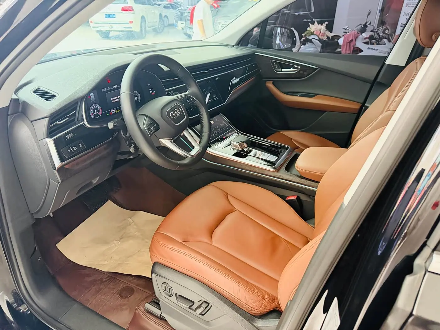Audi Q7 2020 — Şəkil 3/13