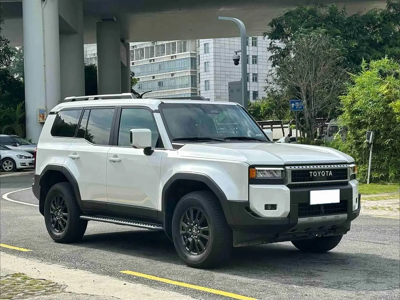 Toyota Prado 2025 — Photo 3/19