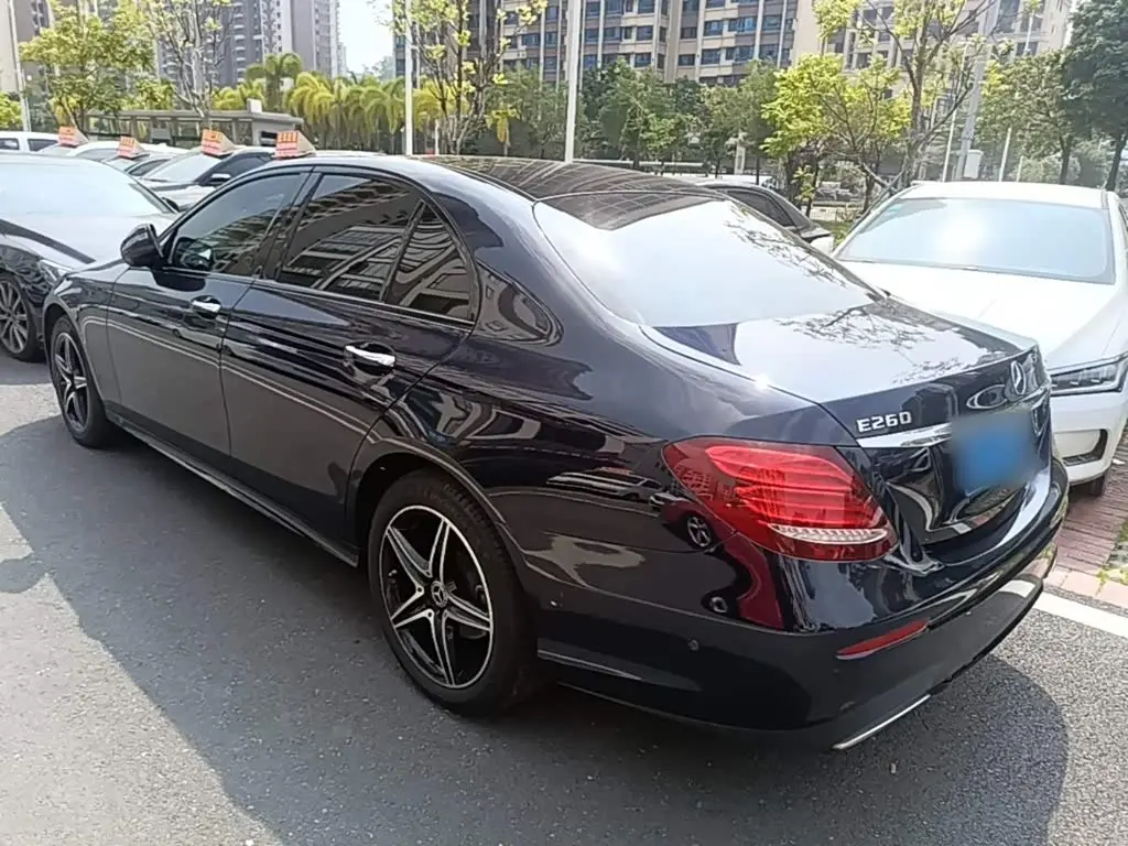 Mercedes-Benz E-Class 2020 — Фото 4/19
