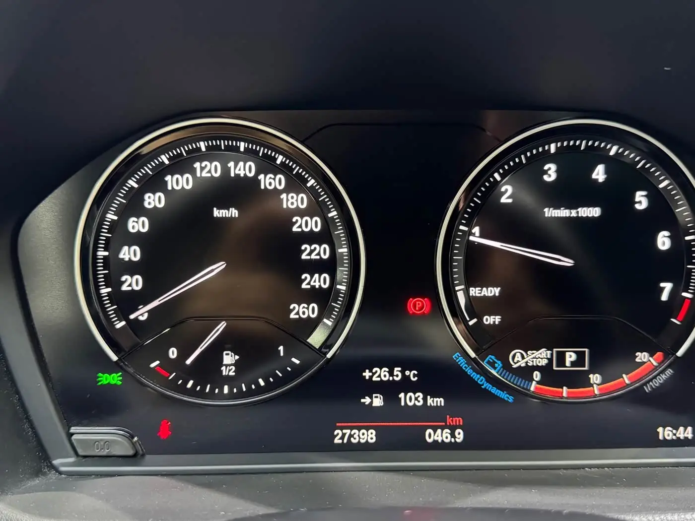 BMW X1 2021 — Фото 18/19