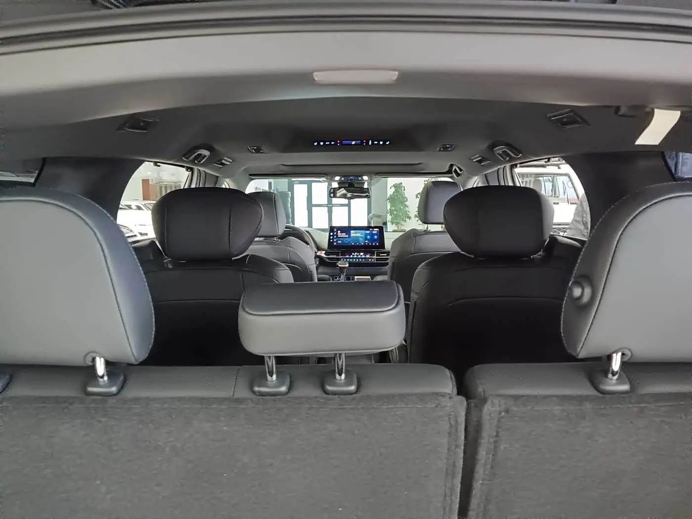 Toyota Sienna 2023 — Фото 17/20